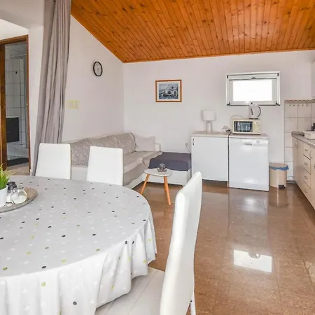 Ante Apartment