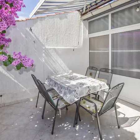 Ante Apartment