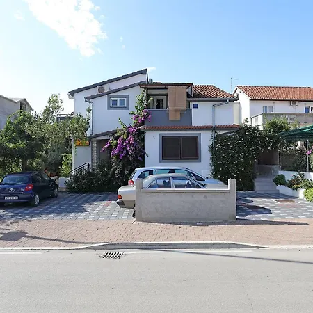 Apartment Ante *