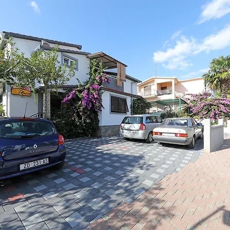 Ante Apartment *